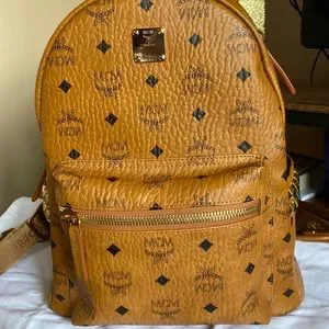 Authentic MCM bookbag Great Condition MCM BACKPACK AUTHENTIC LEATHER DETACHABLE FRONT POCKET GREAT  main image 4